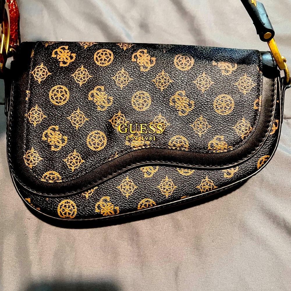 GUESS SHOULDER BAG